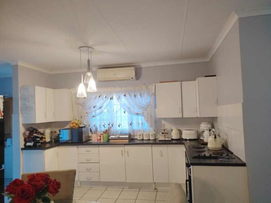 3 Bedroom Property for Sale in Geelhoutpark North West